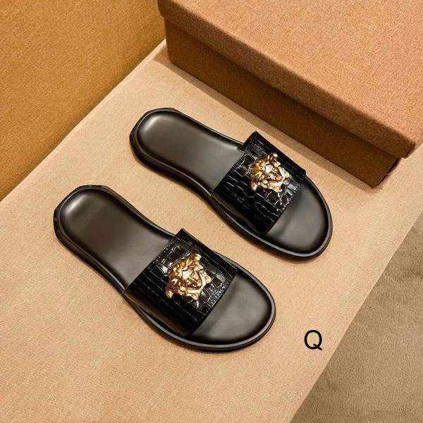 Picture of Versace Slippers _SKUVersacesz38-45WM090317